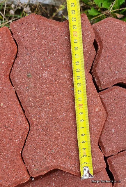 Betonová skladebná dlažba - vlnka  - červená - cca 2,5m2 230x130x60 mm (Betonova skladebna dlazba - vlnka 23x13x6cm - cervena - cca 2,5m2 (7).jpg)